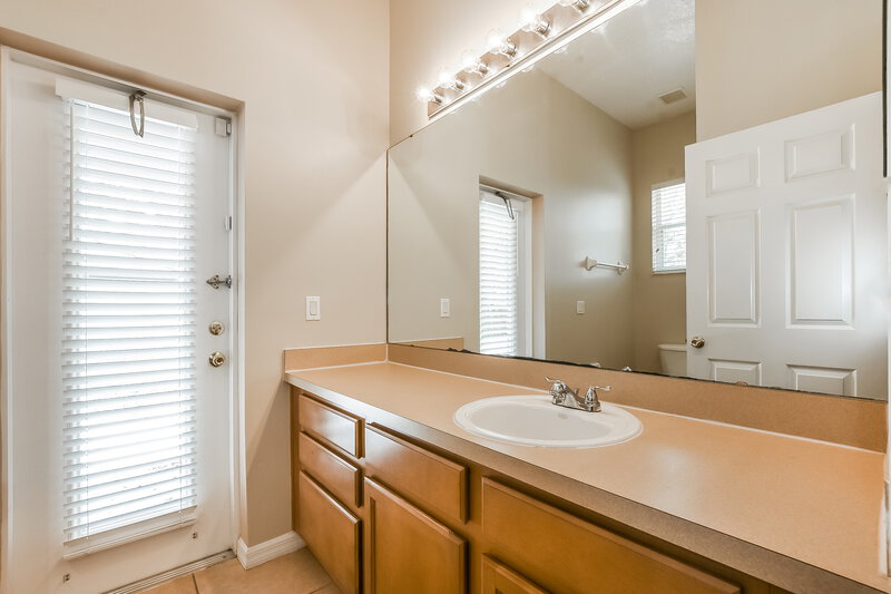 2,465/Mo, 4322 Rock Hill Loop Apopka, FL 32712 Bathroom View