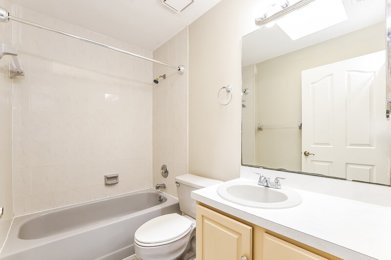 2,465/Mo, 1060 Covington St Oviedo, FL 32765 Bathroom View