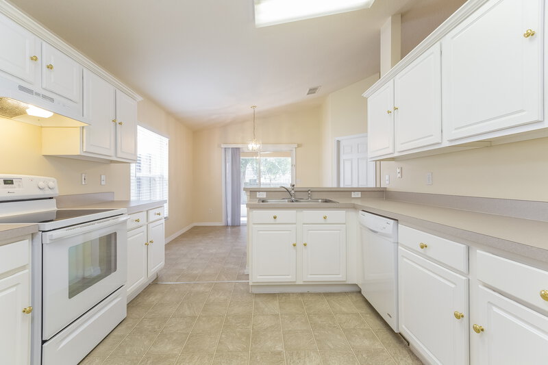 2,395/Mo, 642 Whisper Sound St Minneola, FL 34715 Kitchen View