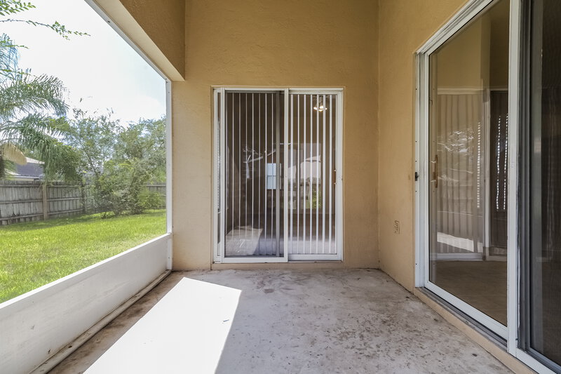2,395/Mo, 642 Whisper Sound St Minneola, FL 34715 Covered Patio View