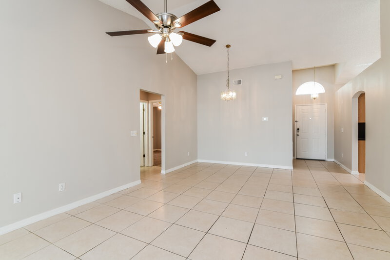 2,330/Mo, 17113 Woodcrest Way Clermont, FL 34714 Living Room View