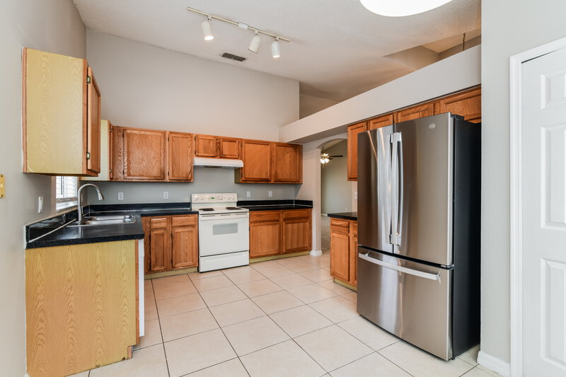 2,330/Mo, 17113 Woodcrest Way Clermont, FL 34714 Kitchen View