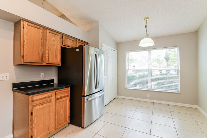 2,330/Mo, 17113 Woodcrest Way Clermont, FL 34714 Kitchen View 2