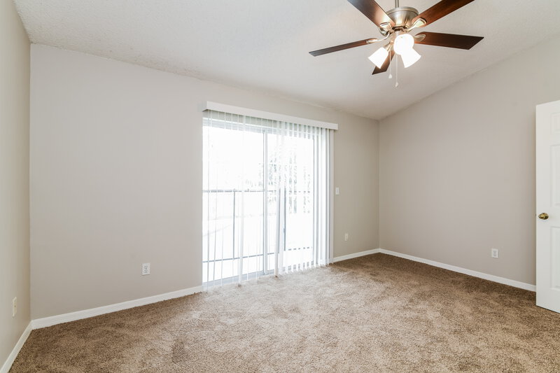 2,330/Mo, 17113 Woodcrest Way Clermont, FL 34714 Main Bedroom View 2