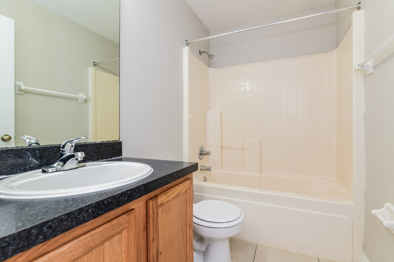 2,330/Mo, 17113 Woodcrest Way Clermont, FL 34714 Bathroom View