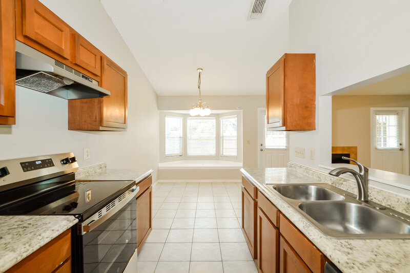 2,210/Mo, 9324 Pavillion Dr Orlando, FL 32825 Kitchen View 2