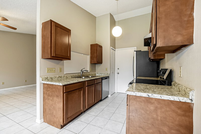2,155/Mo, 9324 Pavillion Dr Orlando, FL 32825 Kitchen View