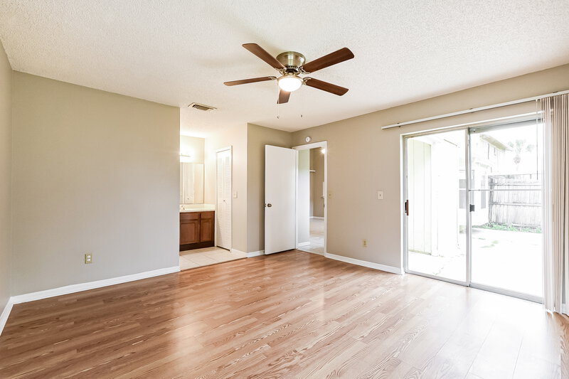 2,155/Mo, 9324 Pavillion Dr Orlando, FL 32825 Main Bedroom View 2