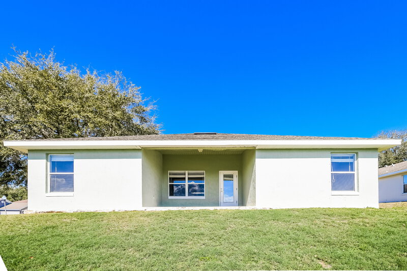 2,235/Mo, 903 Cork Oak Ln Minneola, FL 34715 Rear View