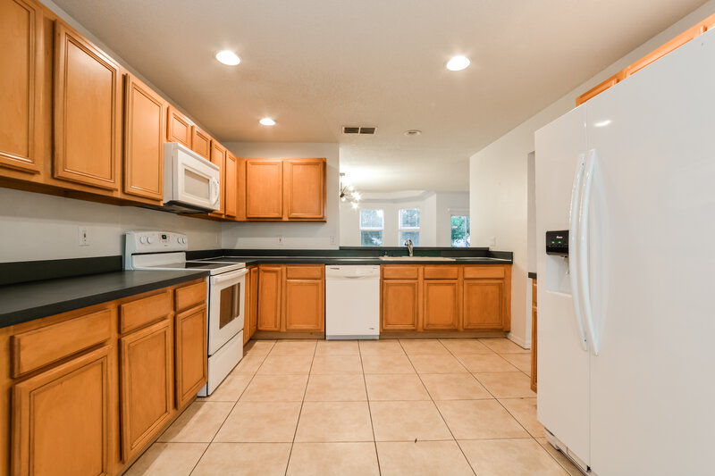 2,390/Mo, 2601 River Ridge Dr Orlando, FL 32825 Kitchen View