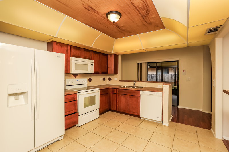 2,205/Mo, 3485 S Saint Lucie Dr Casselberry, FL 32707 Kitchen View