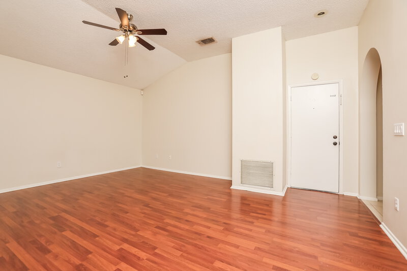 2,205/Mo, 3485 S Saint Lucie Dr Casselberry, FL 32707 Sitting Room View 2