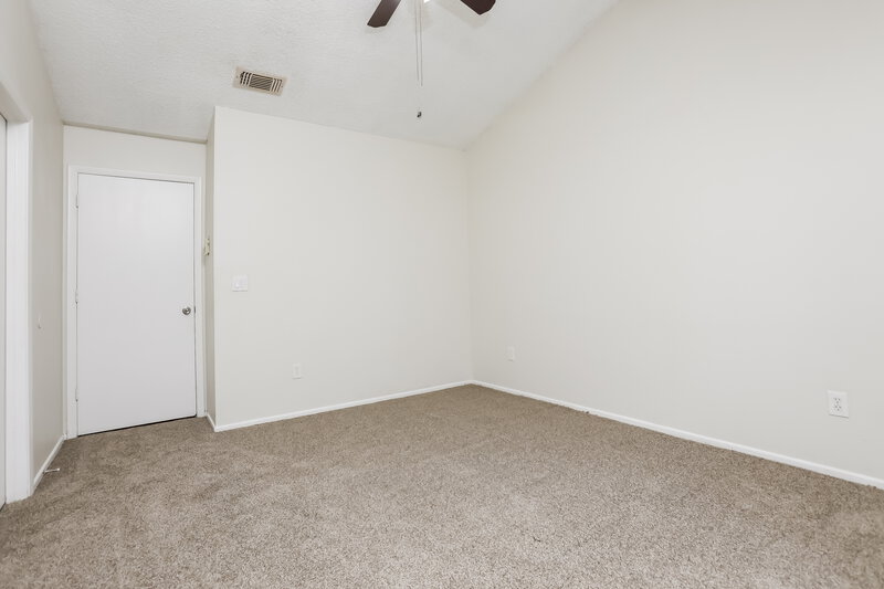 2,205/Mo, 3485 S Saint Lucie Dr Casselberry, FL 32707 Main Bedroom View