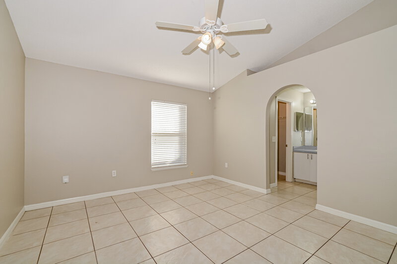 2,120/Mo, 514 Caladesi Trl Orlando, FL 32807 Main Bedroom View