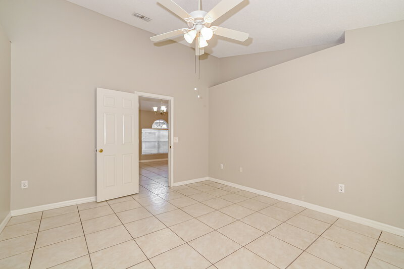 2,120/Mo, 514 Caladesi Trl Orlando, FL 32807 Main Bedroom View 2