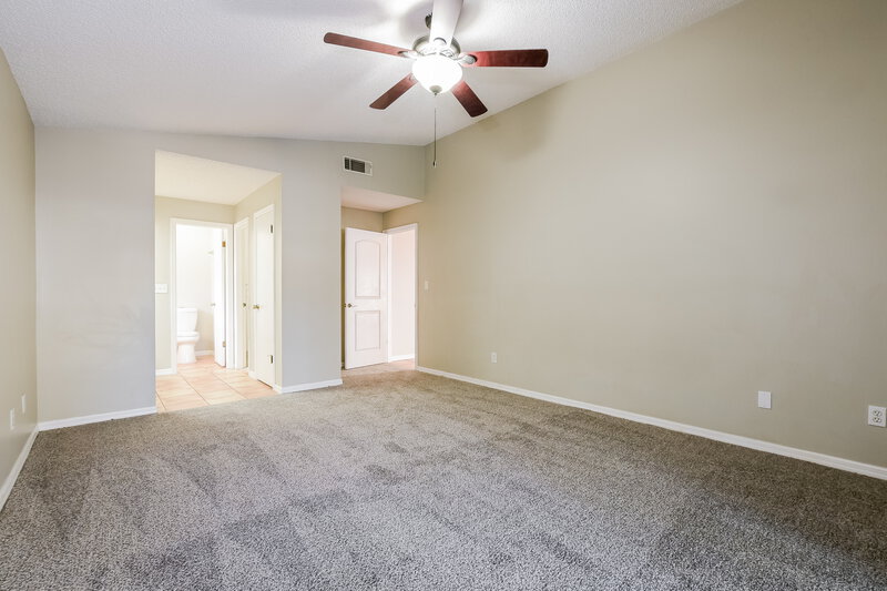 2,175/Mo, 143 Spoonhour Dr Casselberry, FL 32707 Main Bedroom View 2