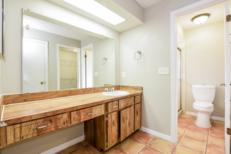 2,175/Mo, 143 Spoonhour Dr Casselberry, FL 32707 Main Bathroom View