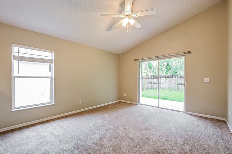 2,420/Mo, 13628 Emeraldview Dr Orlando, FL 32828 Living Room View 2