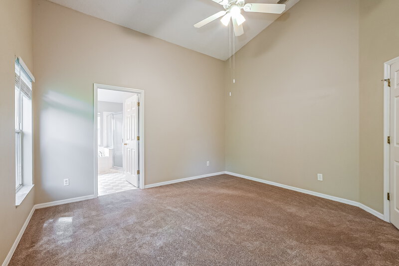 2,420/Mo, 13628 Emeraldview Dr Orlando, FL 32828 Main Bedroom View 2