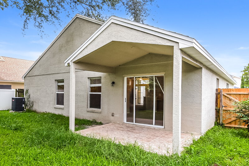 2,420/Mo, 13628 Emeraldview Dr Orlando, FL 32828 Rear View