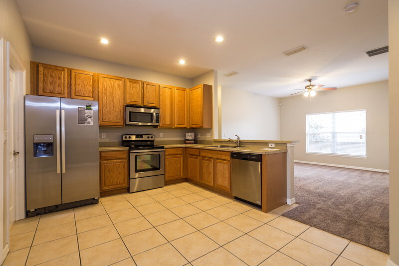 2,160/Mo, 7743 Rex Hill Trl Orlando, FL 32818 Kitchen View