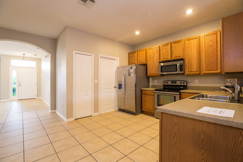 2,160/Mo, 7743 Rex Hill Trl Orlando, FL 32818 Kitchen View 2