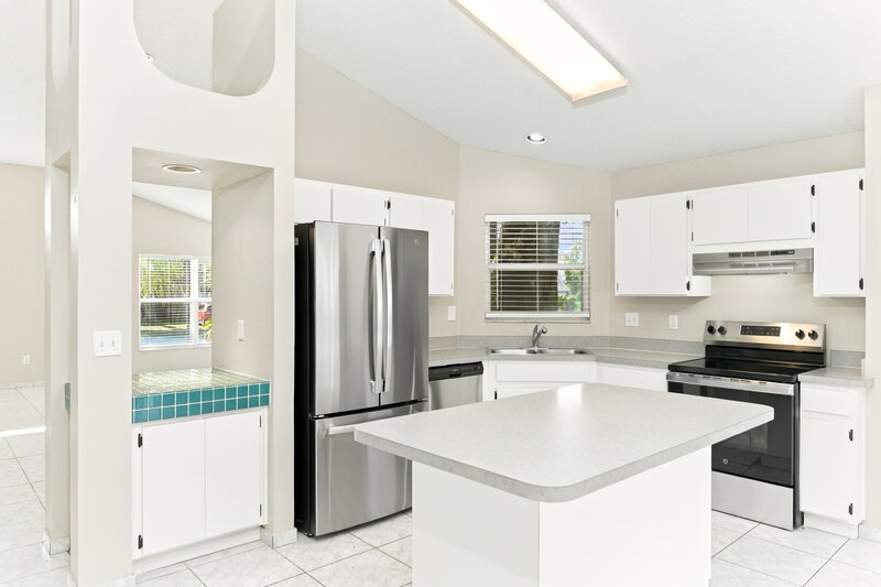 2,670/Mo, 8853 Parliament Ct Kissimmee, FL 34747 Kitchen View