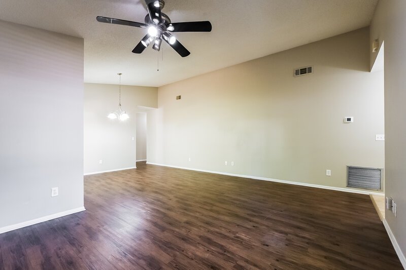 2,200/Mo, 7934 Winter Song Dr Orlando, FL 32825 Dining Room View 2