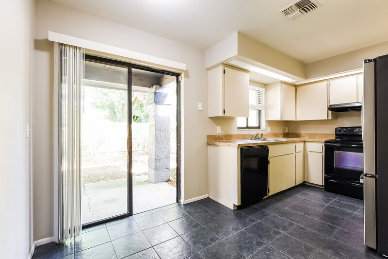 2,200/Mo, 7934 Winter Song Dr Orlando, FL 32825 Breakfast Nook View