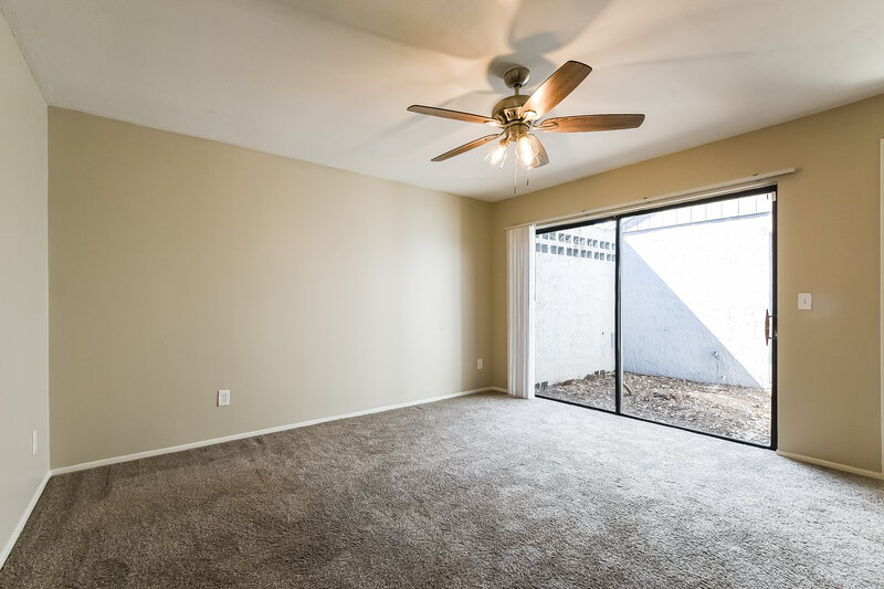 2,200/Mo, 7934 Winter Song Dr Orlando, FL 32825 Main Bedroom View