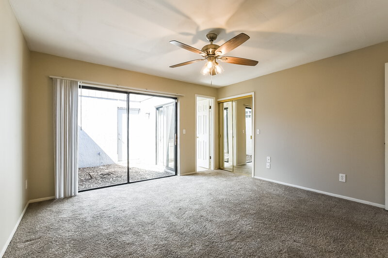 2,200/Mo, 7934 Winter Song Dr Orlando, FL 32825 Main Bedroom View 2