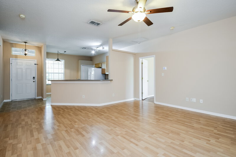 2,030/Mo, 1062 Dekleva Dr Apopka, FL 32712 Living Room View 2