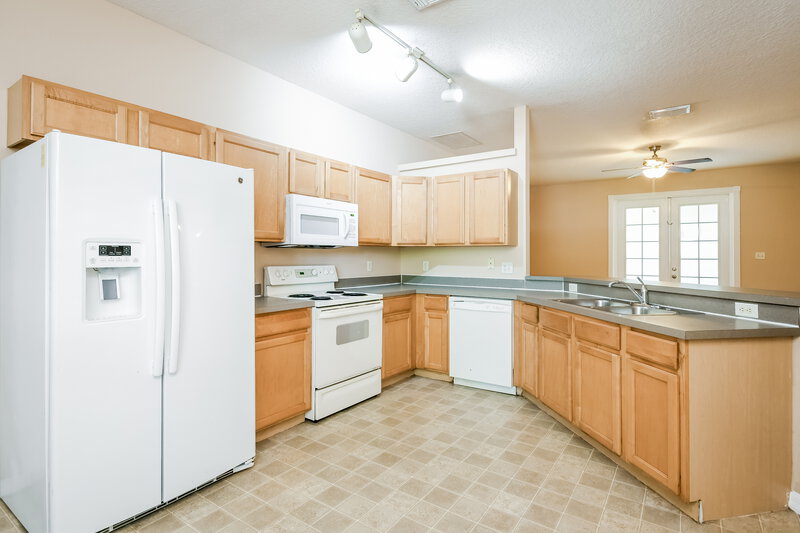 2,030/Mo, 1062 Dekleva Dr Apopka, FL 32712 Kitchen View