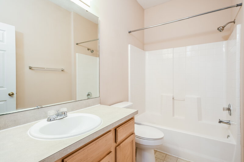 2,030/Mo, 1062 Dekleva Dr Apopka, FL 32712 Bathroom View