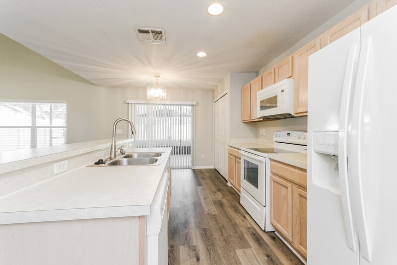 2,285/Mo, 1419 Sherbourne St Winter Garden, FL 34787 Kitchen View 2