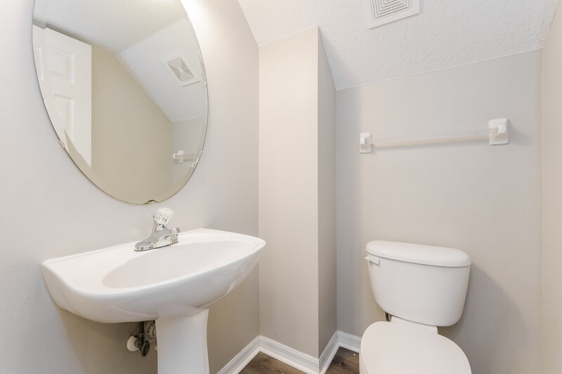 2,285/Mo, 1419 Sherbourne St Winter Garden, FL 34787 Bathroom View 2