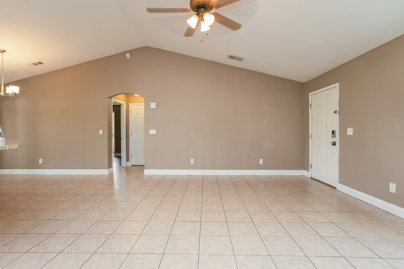 2,210/Mo, 350 Trade Wind Dr Minneola, FL 34715 Living Room View 2