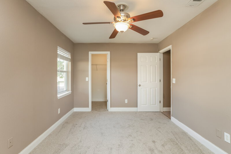 2,210/Mo, 350 Trade Wind Dr Minneola, FL 34715 Bedroom View