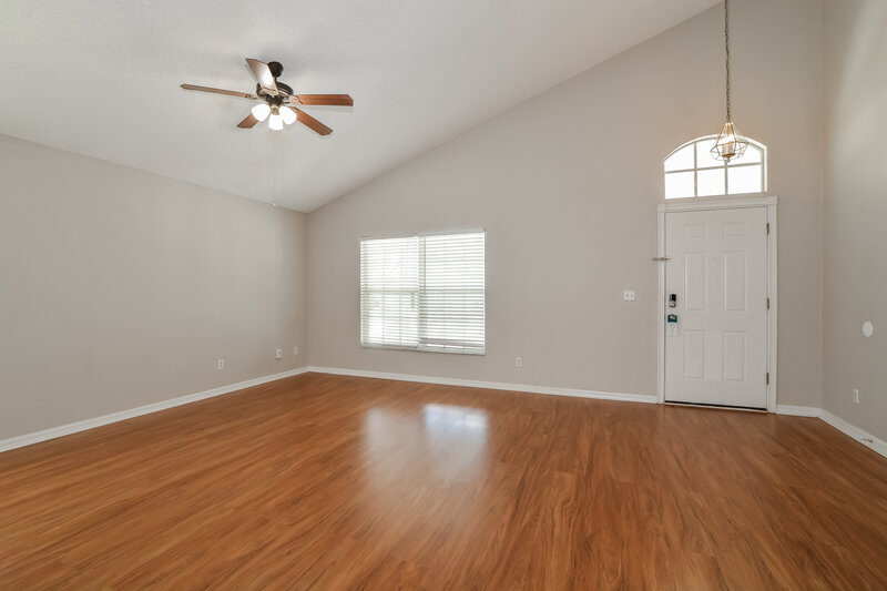 2,370/Mo, 4307 Boca Woods Dr Orlando, FL 32826 Living Room View