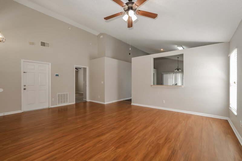 2,370/Mo, 4307 Boca Woods Dr Orlando, FL 32826 Living Room View 2