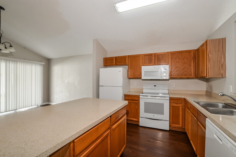 2,370/Mo, 4307 Boca Woods Dr Orlando, FL 32826 Kitchen View 2