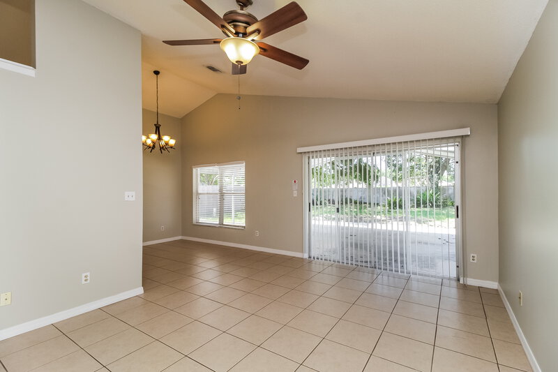 1,965/Mo, 2620 Talladega Dr Orlando, FL 32826 Living Room View 2