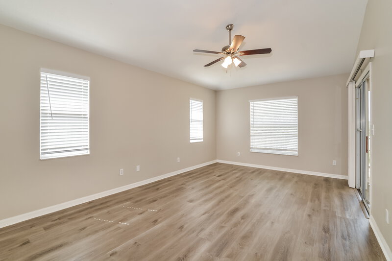 2,265/Mo, 803 Shore Breeze Way Minneola, FL 34715 Main Bedroom View