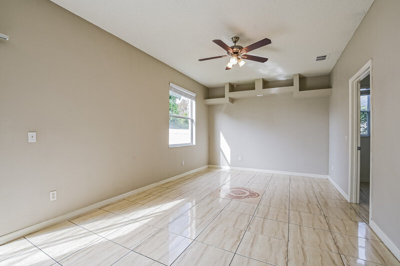 2,285/Mo, 1828 Olivia Cir Apopka, FL 32703 Living Room View 2