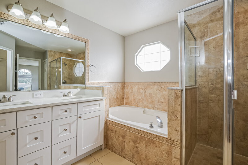 2,285/Mo, 1828 Olivia Cir Apopka, FL 32703 Main Bathroom View