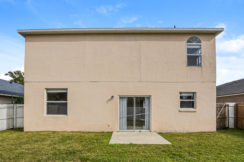 2,285/Mo, 1828 Olivia Cir Apopka, FL 32703 Rear View