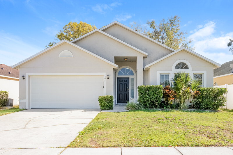 0/Mo, 4307 Pembridge Ave Orlando, FL 32826 External View
