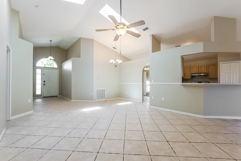 2,440/Mo, 4307 Pembridge Ave Orlando, FL 32826 Dining Room View