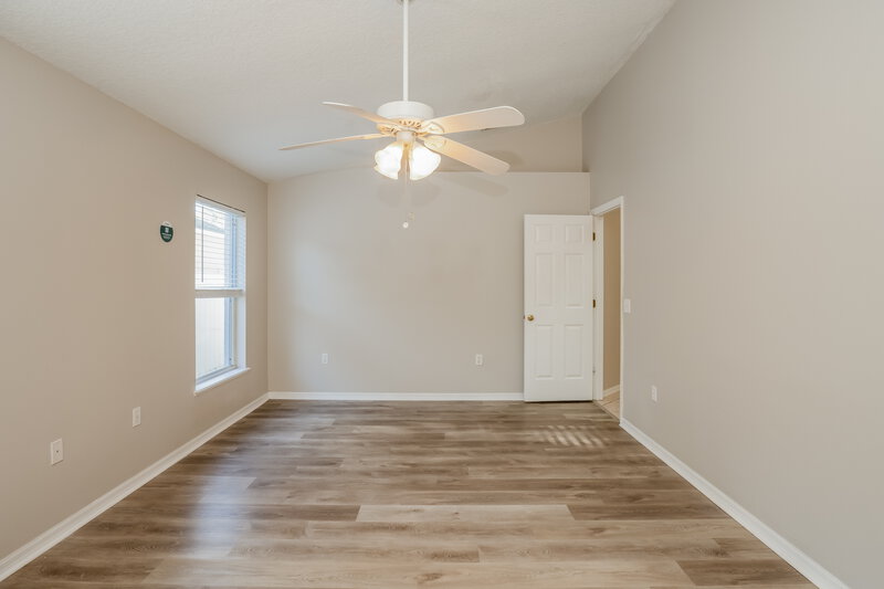 0/Mo, 4307 Pembridge Ave Orlando, FL 32826 Main Bedroom View