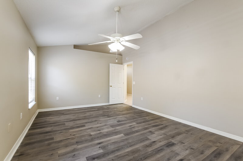2,440/Mo, 4307 Pembridge Ave Orlando, FL 32826 Main Bedroom View